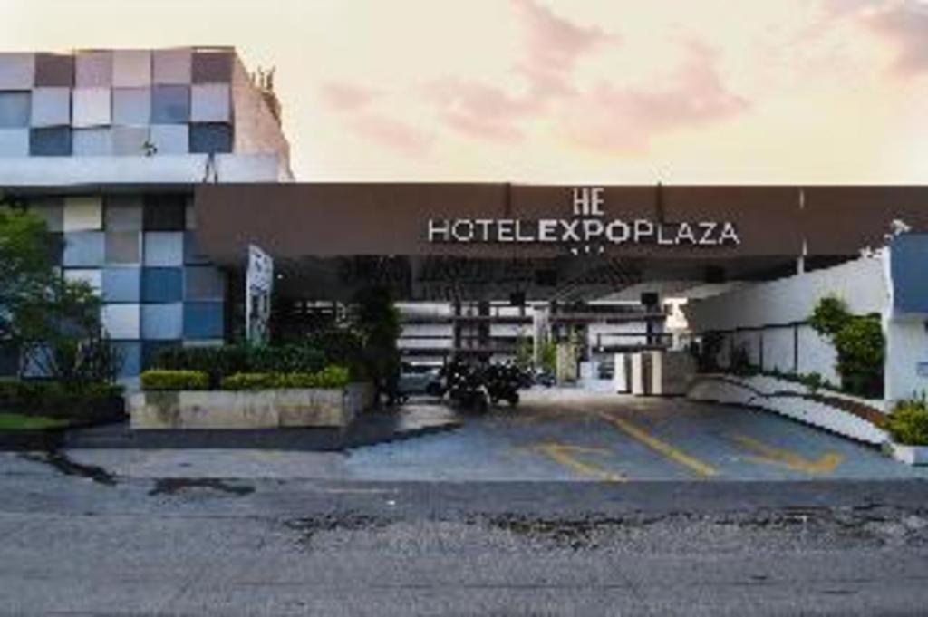 Hotel Portonovo Plaza Expo Сапопан Экстерьер фото