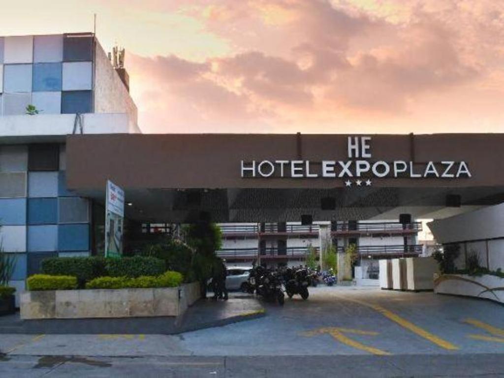 Hotel Portonovo Plaza Expo Сапопан Экстерьер фото