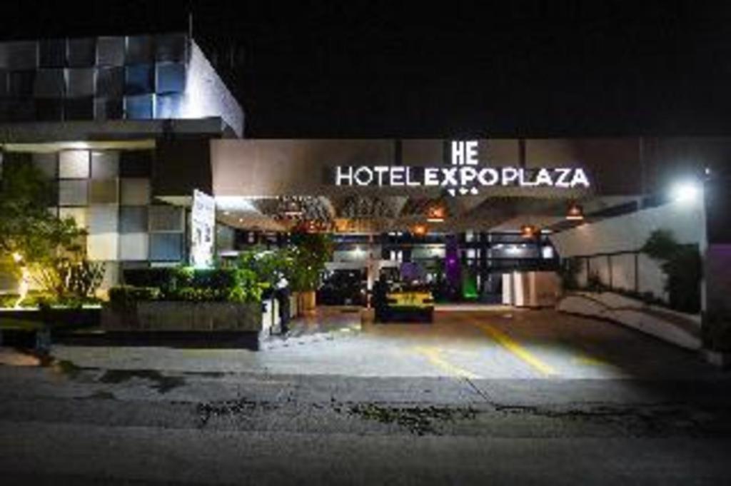 Hotel Portonovo Plaza Expo Сапопан Экстерьер фото